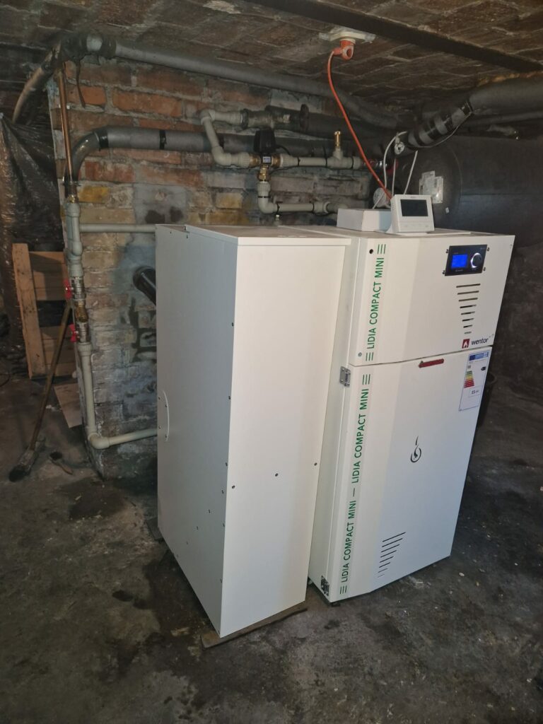 Montaż kotła na pellet Lidia Compact o mocy 15 kW - Damasławek